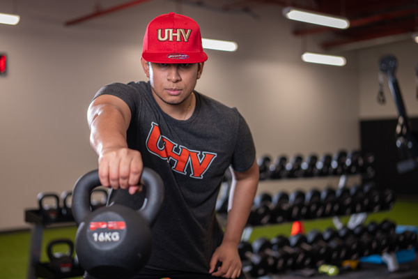UHV student working out in Kinesiology lab