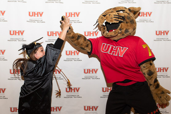 /media/uhv/liberal-arts-and-social-sciences/images/Solo-600x400-50.jpg